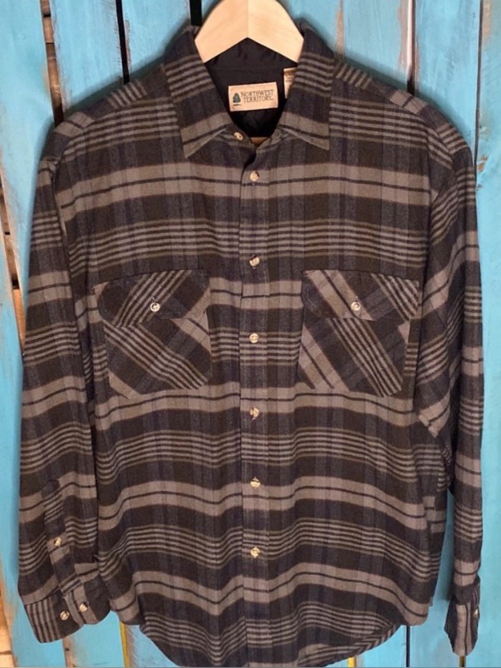 Northwest Territory acrylic plaid flannel size medium gray blue red